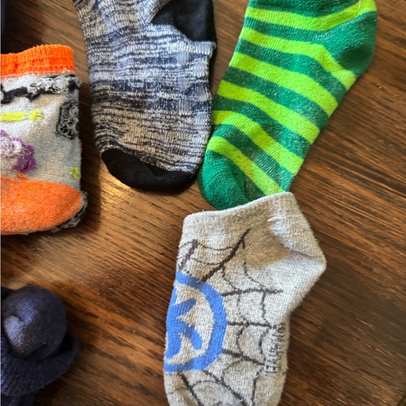 Assorted Men's Socks Collection - Picture 2 of 2
